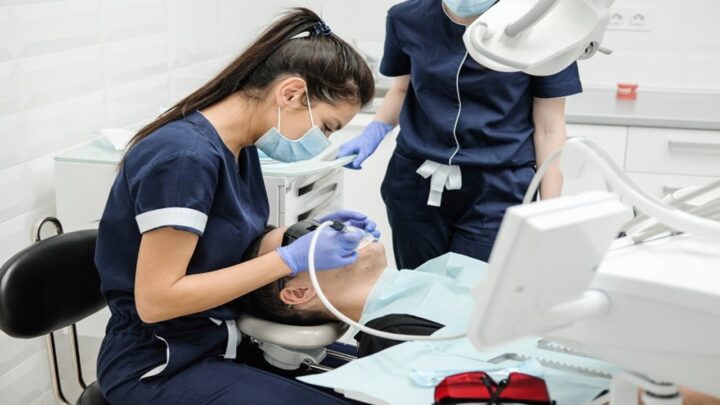 How To Become A Dental Assistant In 2024 Dental Assistant Education